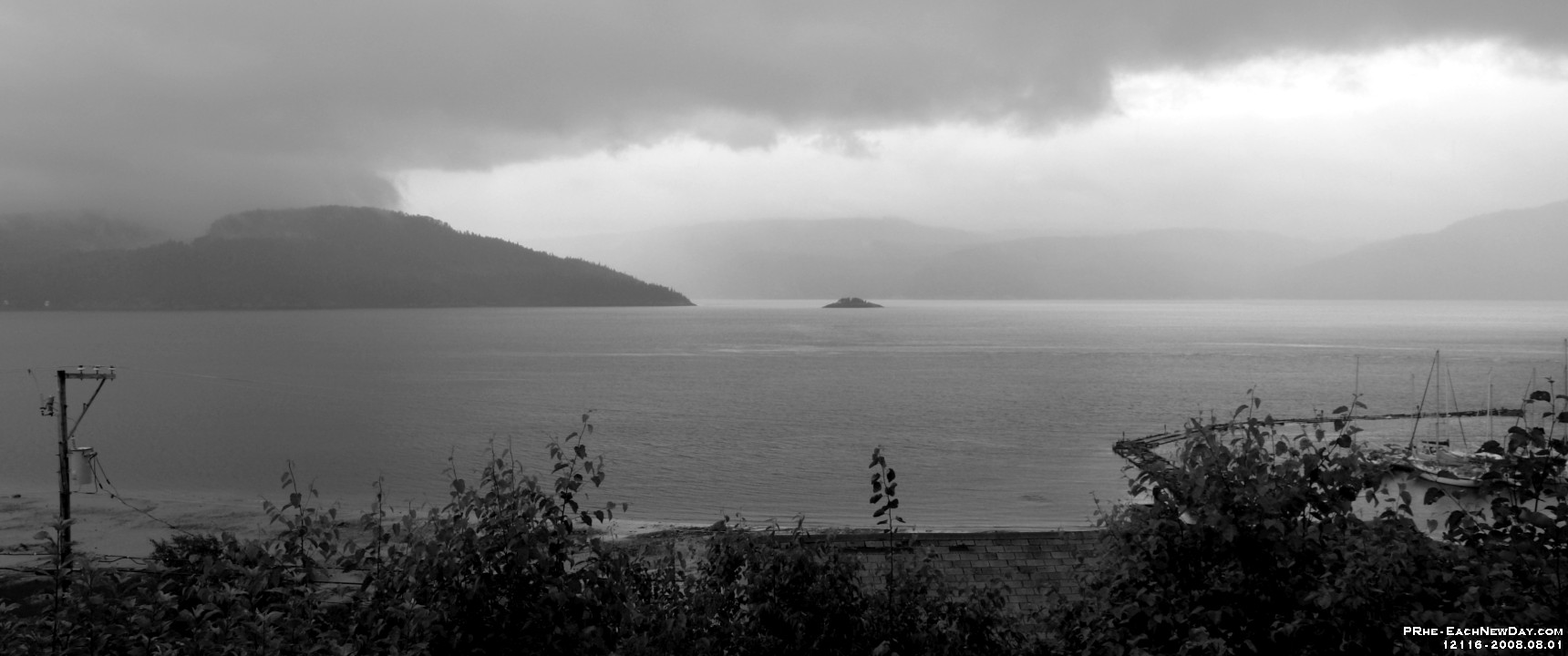 12116CrBwLe - Low tide, Saguenay River, L'Anse-Saint-Jean